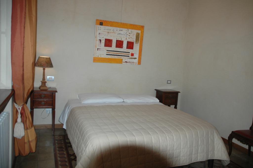 Le Maddalene Bed & Breakfast Verona Phòng bức ảnh