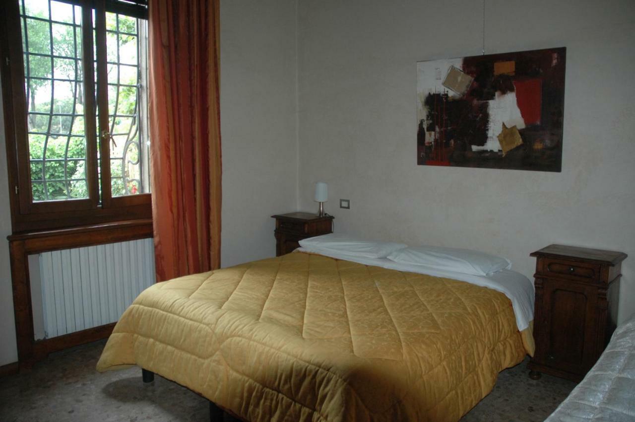 Le Maddalene Bed & Breakfast Verona Phòng bức ảnh